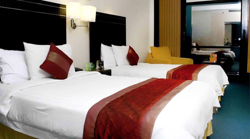 Grand Preanger Hotel 5*