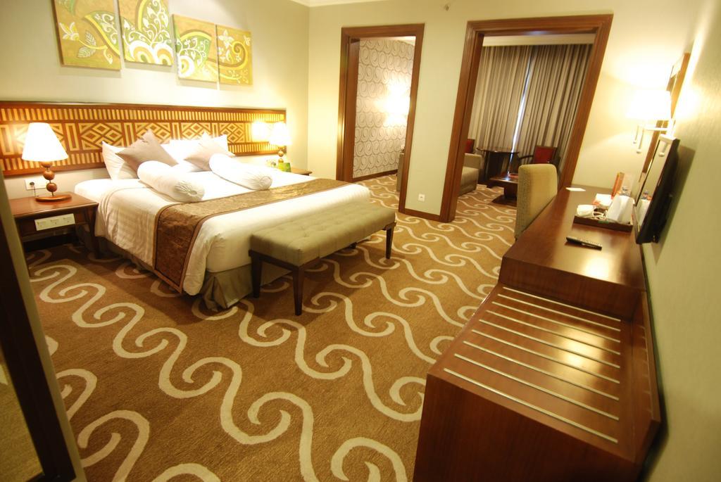 Grand Preanger Hotel 5*